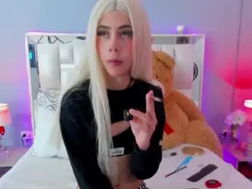 Chaturbate Free Porn Cam of darlyn_tenderhot__