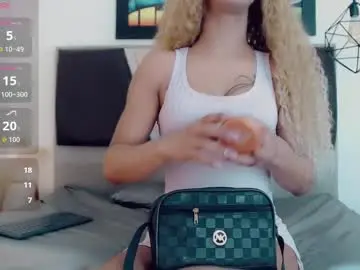 Chaturbate Live Porn of hilary_avilan