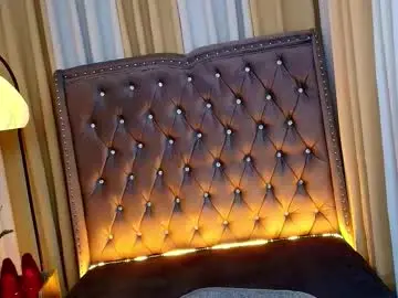 Chaturbate Live Sex Cam of maliyah_vaughan