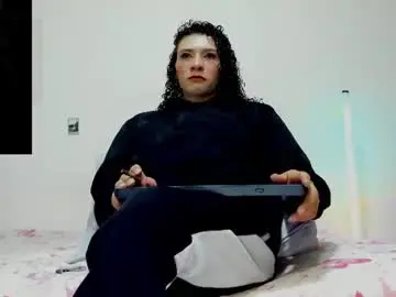 Chaturbate Free Live Porn of louise_22cm
