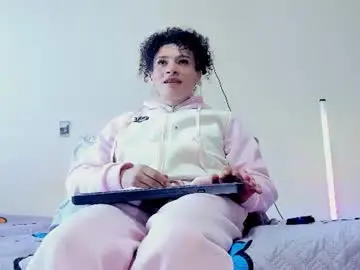 Chaturbate Adult Webcam of louise_22cm