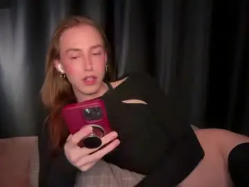 Chaturbate Live Sex Cam of avril_pearly_