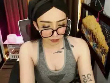 Chaturbate Adult Video Chat of yassiered
