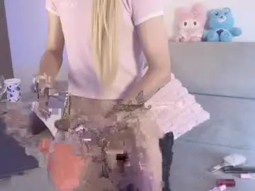 Chaturbate Live Sex Cam of chloe_embeer69