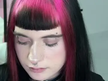 Chaturbate Live Sex Cam of vailyreb