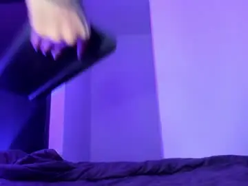 Chaturbate Live Sex Cam of romantik_doll