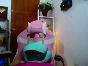 Chaturbate Live Sex Cam of asianmistress69xxx