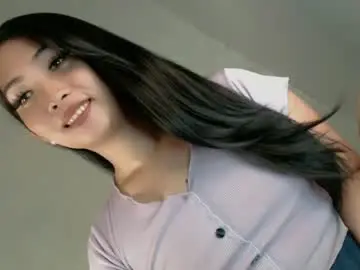 Chaturbate Live Sex Cam of pillow_whispers