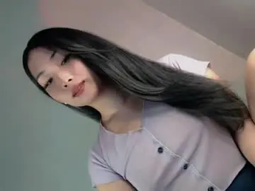 Chaturbate Live Sex Cam of pillow_whispers