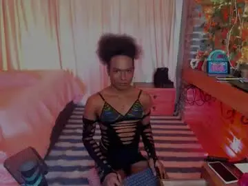 Chaturbate Live Sex Cam of thegoldenbitch