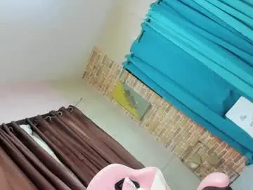 Chaturbate Live Sex Cam of urnaughty_kim