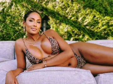 Livejasmin Live Porn of ShaniaDina