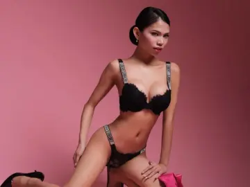 Livejasmin Sex Chat of YlianaGivenchy
