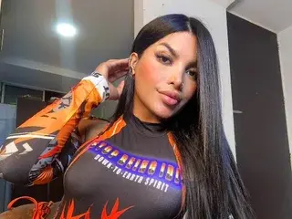 Streamate Nude Webcam of XXLATINAHOTXX