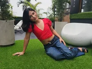 Streamate Nude Webcam of MADISSONROSSI