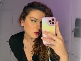 BettyTaylor23 from streamate