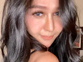 Streamate Live Porn of BlushDOLLx