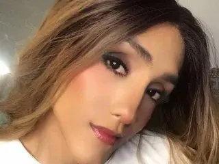 Streamate Adult Video Chat of mia_ravenn
