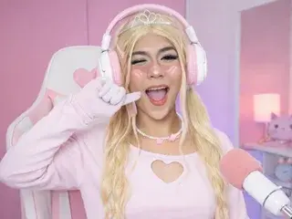 Streamate Watch Live Sex Cams of DanniiGrovers