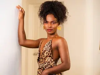 Streamate Free Porn Cam of RayzaLebons