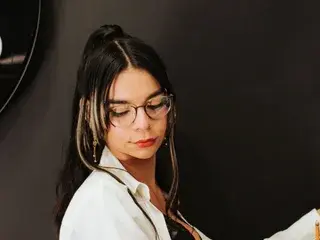 Streamate Free Live Porn of CaeliThalyana22