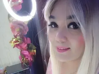 Streamate Live Sex Cam of KolybetsyTitsXl