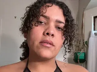 Streamate Nude Webcam of THICCILAKE
