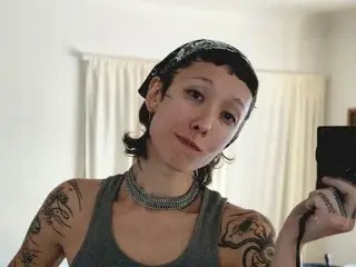 Streamate Free Porn Cam of sweet_mika