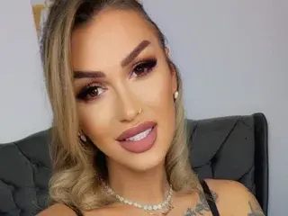 Streamate Sex Cam of Nicol2Naya