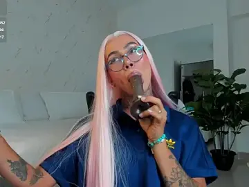 Stripchat Sex Cam of miss_tatiana_