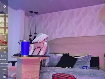 Stripchat Live Sex Cam of kylliefox_