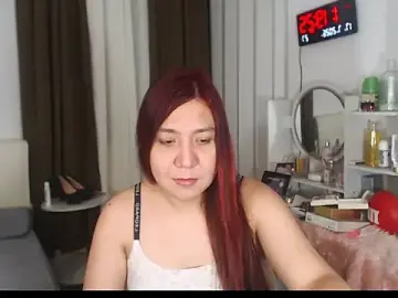 Stripchat Live Sex Cam of stellahugeX