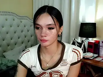 Stripchat Free Live Porn of queen_lucinda