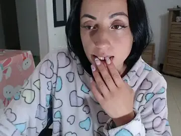 Stripchat Live Sex Cam of Meegaan_lovee_