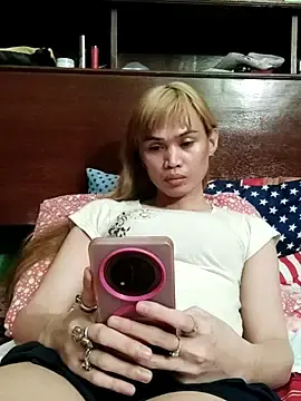 Stripchat Best Webcam of QueenSoreal
