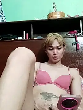 Stripchat Nude Webcam of QueenSoreal