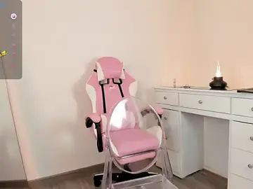 Stripchat Live Sex Cam of im_anie