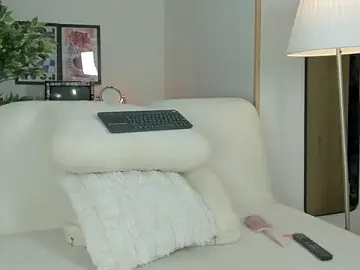 Stripchat Live Sex Cam of im_anie