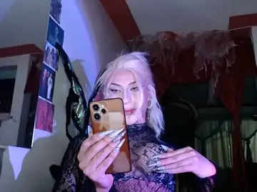 Stripchat Free Porn Cam of katt-mistique666