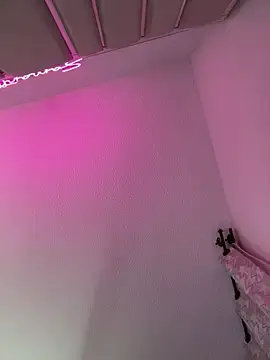 Stripchat Live Sex Cam of Samantha_Bernardo