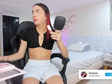 Stripchat Free Porn Cam of charolbruce_1