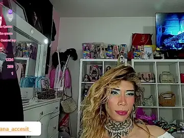 Stripchat Sex Chat of caroline_cossei