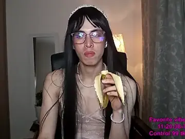 Stripchat Sex Cam of Andy_Roses