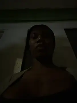 Stripchat Sex Cam of sweetsarabig22cm