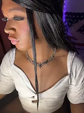 Stripchat Best live sex cam show of cherxyl_royal