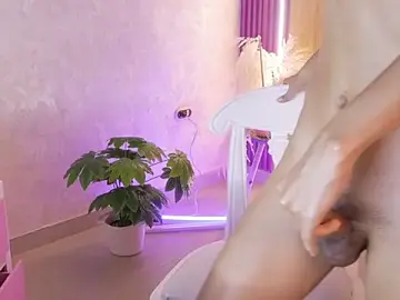 Stripchat Watch Live Sex Cams of Bella19_