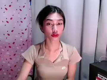 Stripchat Live Sex Cam of katrina_bigcock69