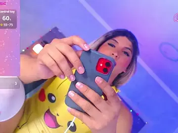 Stripchat Free Porn Cam of Sophia_Valentina