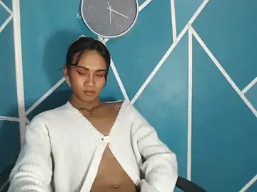 Stripchat Live Sex Cam of miss_thalia14