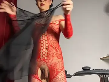 Stripchat Live Sex Cam of sweetscamilax_